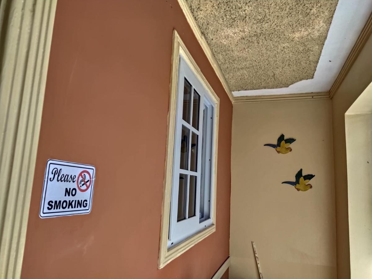Gables Vacation Rentals With Private Gated Parking Onsite Knockpatrick Zewnętrze zdjęcie