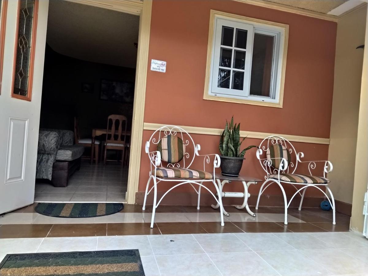 Gables Vacation Rentals With Private Gated Parking Onsite Knockpatrick Zewnętrze zdjęcie