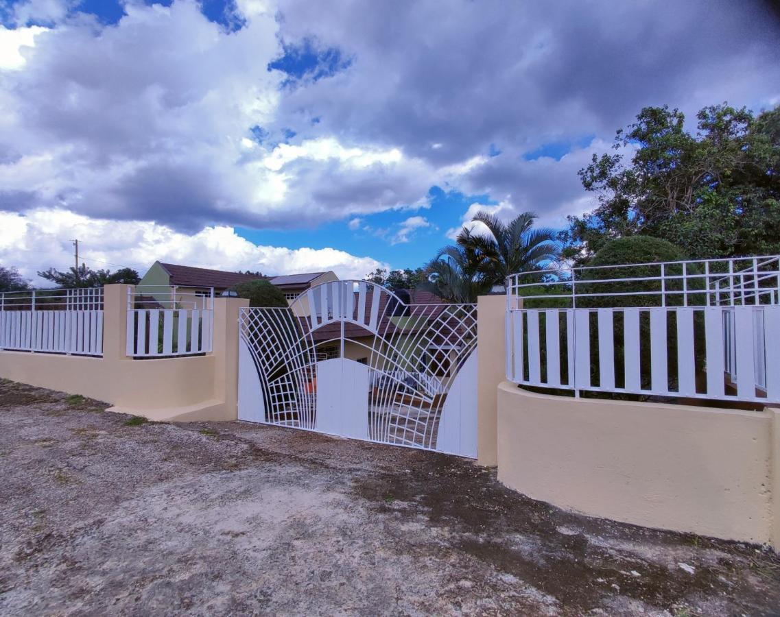 Gables Vacation Rentals With Private Gated Parking Onsite Knockpatrick Zewnętrze zdjęcie