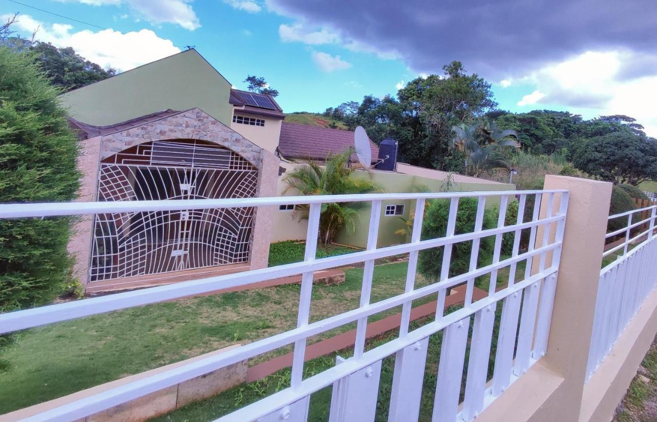 Gables Vacation Rentals With Private Gated Parking Onsite Knockpatrick Zewnętrze zdjęcie